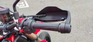 Okruhové testování Hypermotard 698 Mono